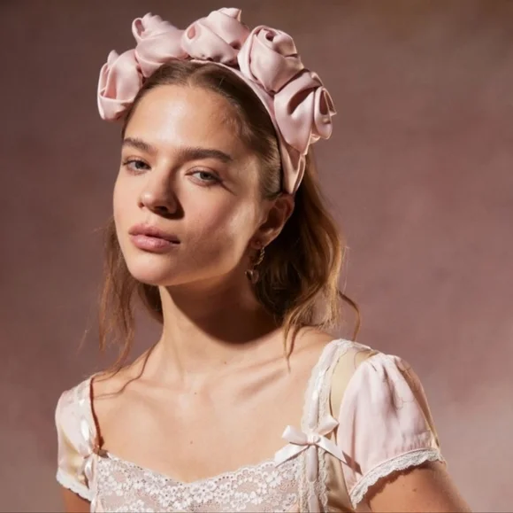 Urban Outfitters Mega Rosette Satin Headband in Blush Pink - Picture 1 of 9